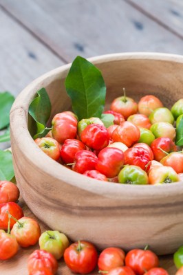 Frische Acerola Kirschen